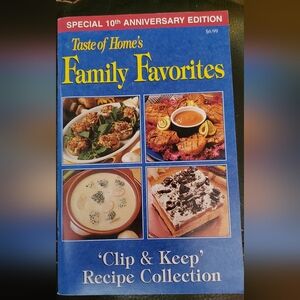 2002 Taste of Home Family Favorites Clip & Keep Recipe Cards Collection Cookbook